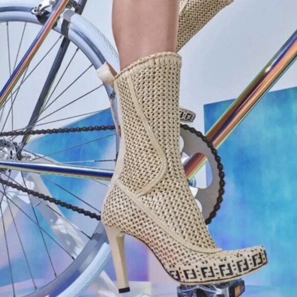 FENDI CALF BOOTS Rafia, tan F-logo back zipper with BOX MADE IN ITALY SIZE 36 - Picture 1 of 8